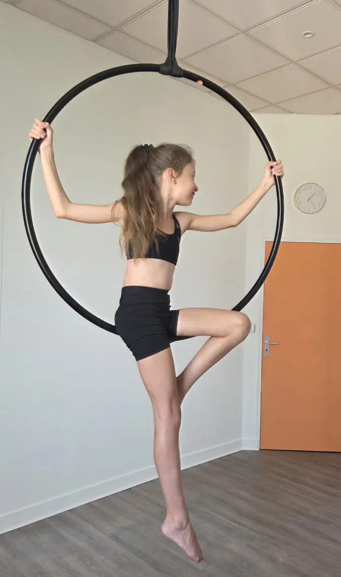 POLE HARMONY Orléans pole dance kids
